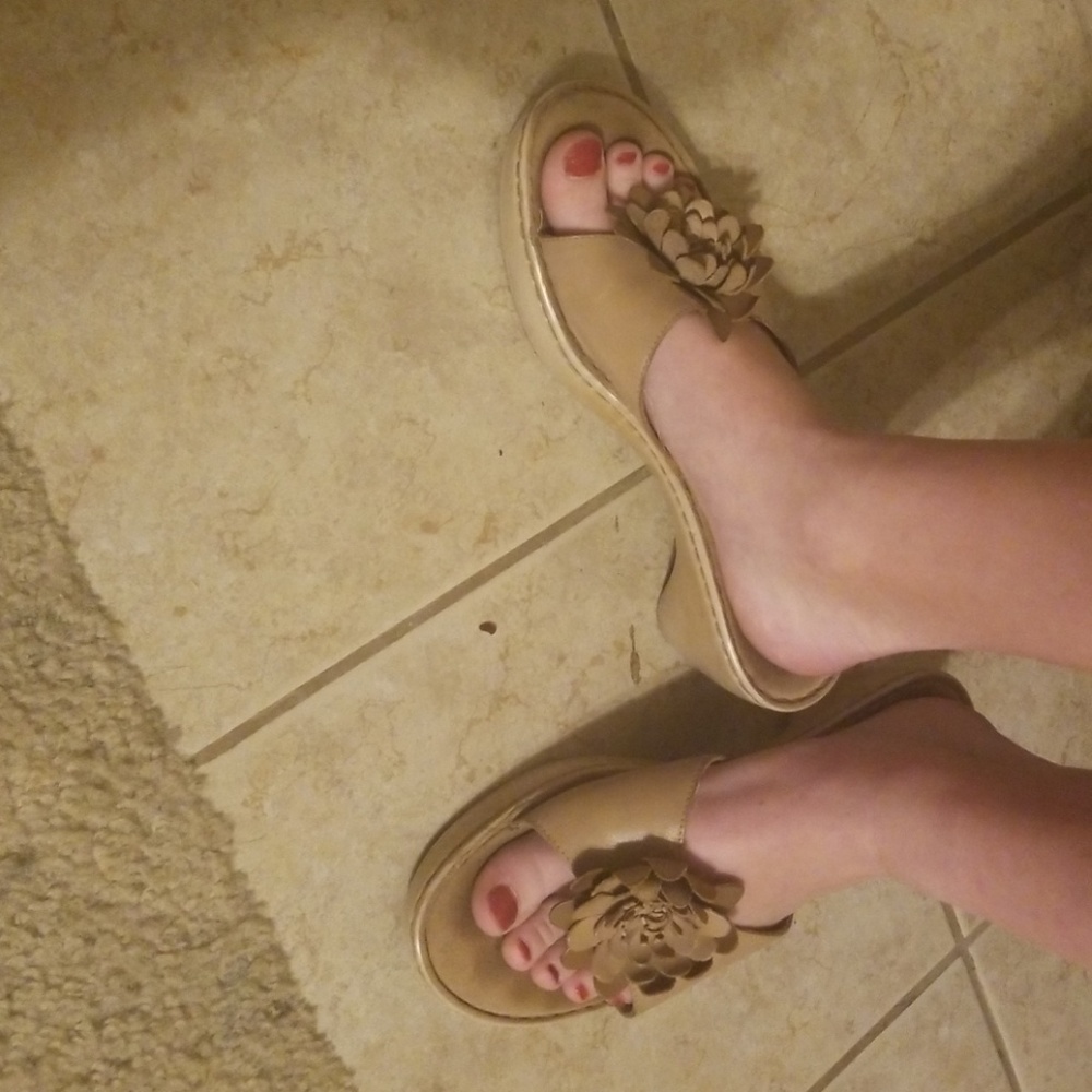 Nicole Tan Heel